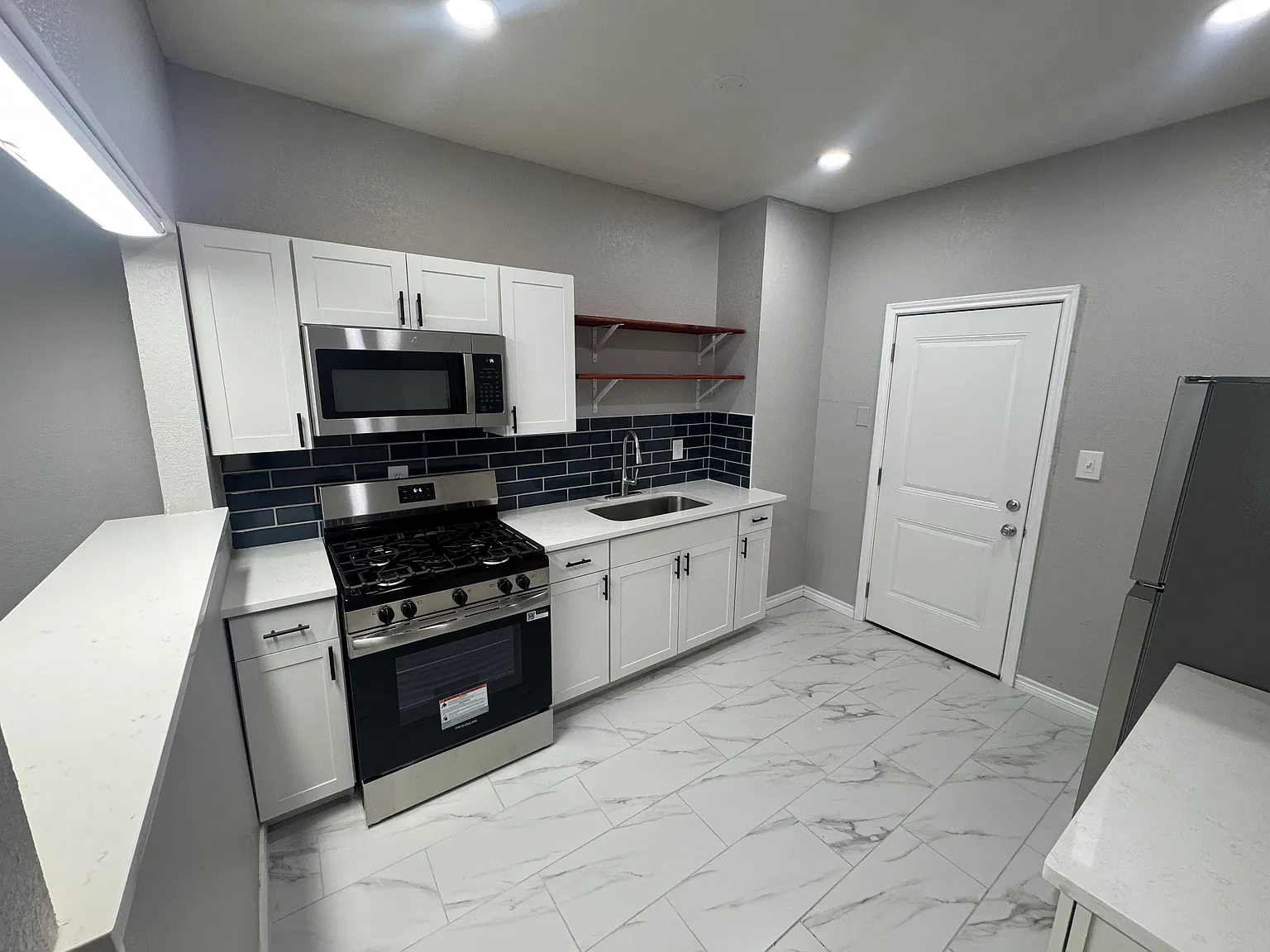 2 bed, 1200 sqft, $1,250 — Photo 2
