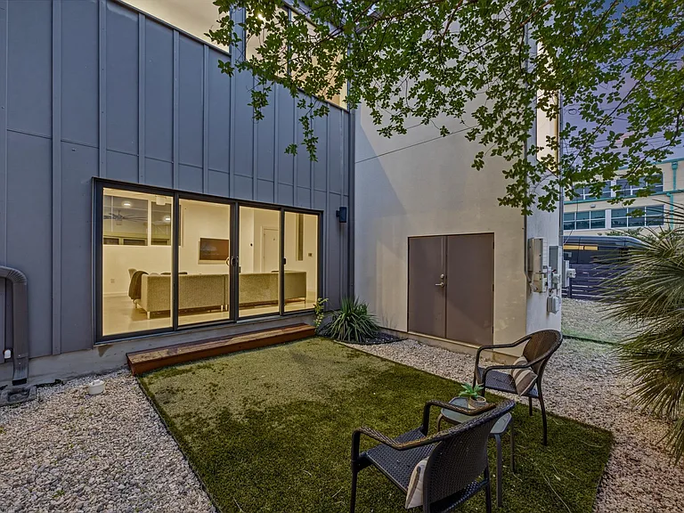 1606 Salina St — Photo 25