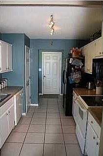 4th image of 2041 Everglades Dr