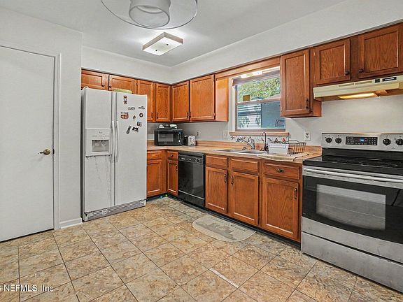 5th image of 10930 STEEDING HORSE Drive