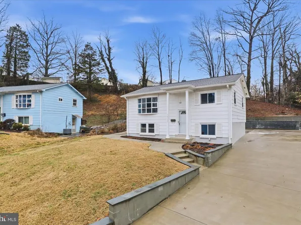 14702 Blair Ct, Woodbridge, VA 22193