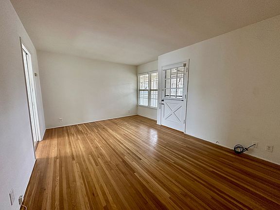 2nd image of 246 Santa Ana Ave #8