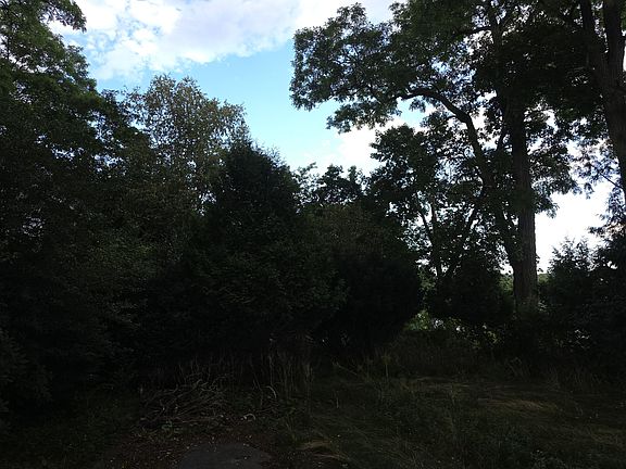 4th image of 4 S River Road
