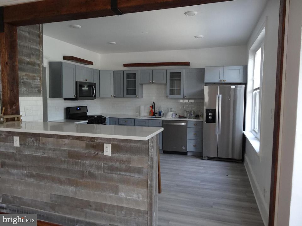 1st image of 114 Levering St Floor 2