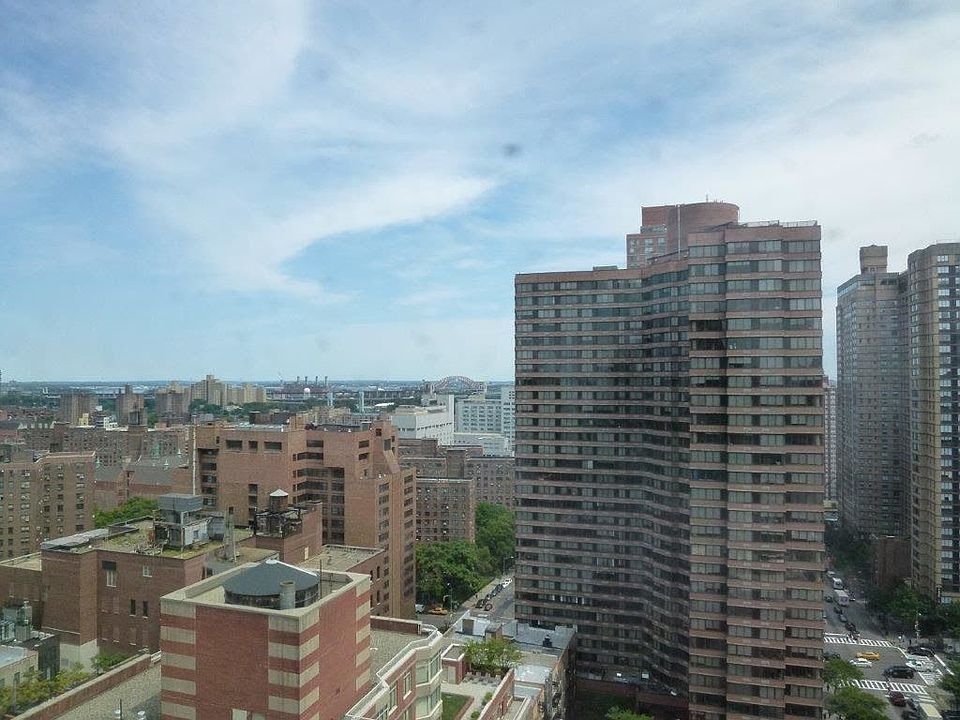 1st image of 1500 Lexington Ave APT 21B