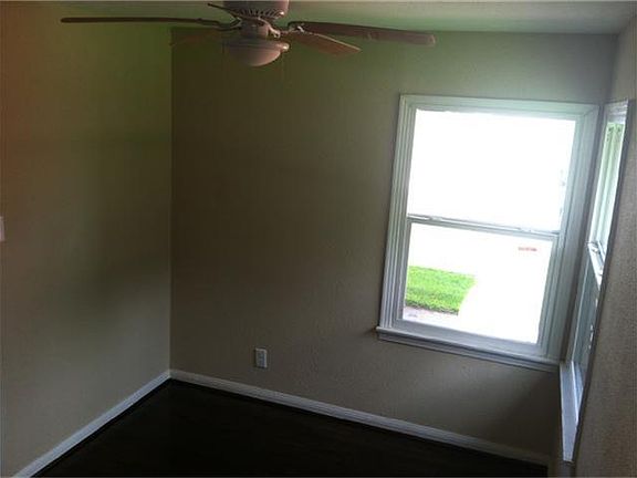 5th image of 10406 N La Crosse St
