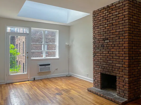 12 Remsen Street image 1 of 10