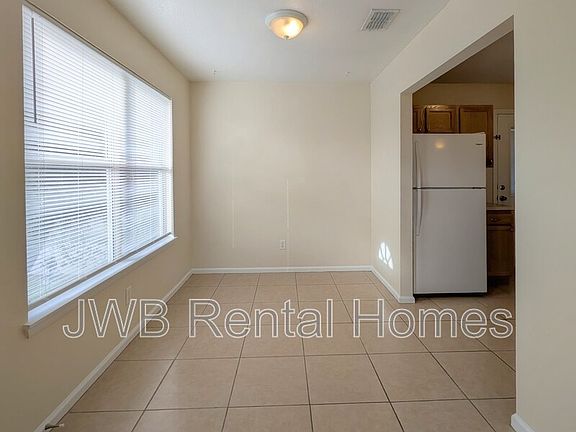 4th image of 95 Dudley St #B