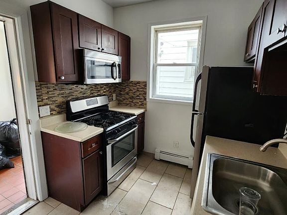 2nd image of 272 Logan Ave Floor 1