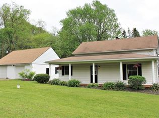 16881 Auburn Rd, Chagrin Falls, OH 44023