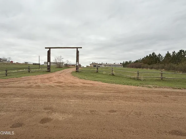 2671 122nd Ave NW, Watford City, ND 58854