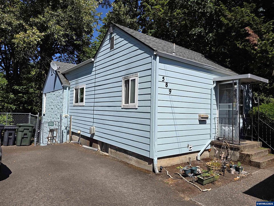 1st image of 589 Knapp Pl NE
