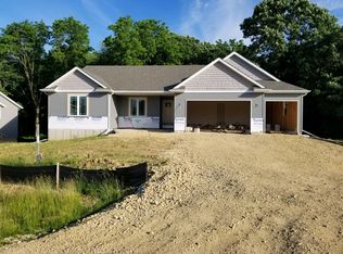 1352 Glacier Dr, Byron, IL 61010