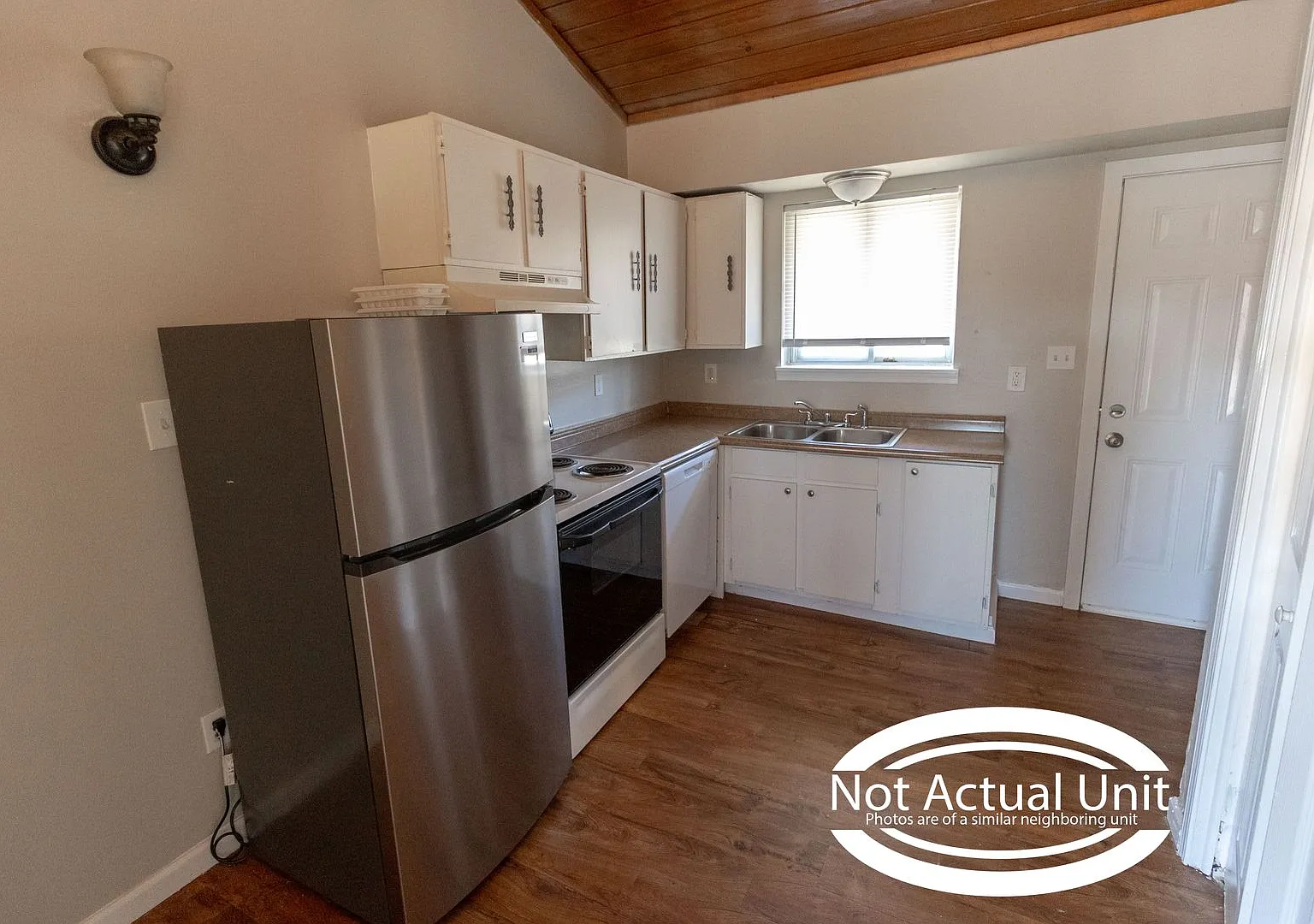 7313 N Moberly Dr — Photo 3