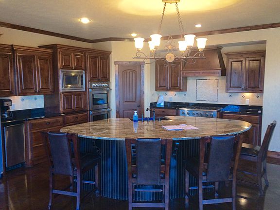 5th image of 5 Shady Oaks Dr