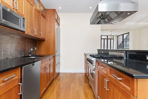 Rented by Keller Williams NYC | media 42