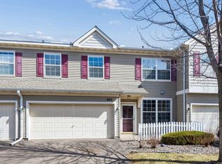 892 Braunworth Ct, Chaska, MN 55318