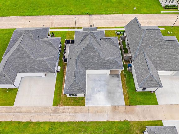 5th image of 105 Rienzi Commons Dr