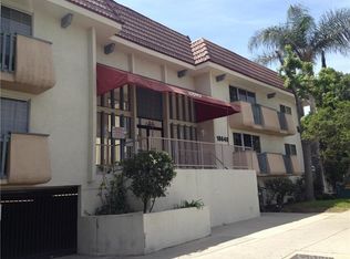 18640 Collins St APT 118, Tarzana, CA 91356