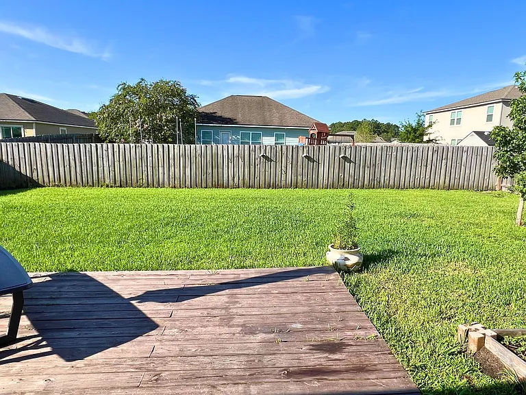 204 Hayworth Ct — Photo 27