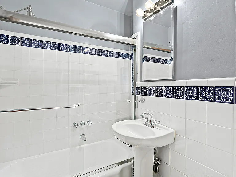 350 E 30th St #6Y — Photo 4