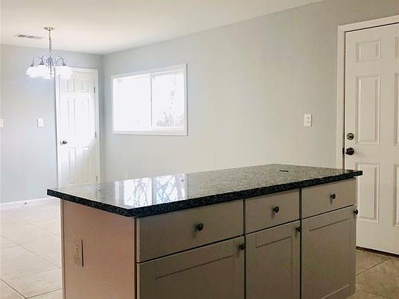 5th image of 3943 Silverhill Dr