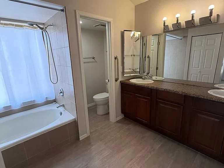 1716 E Redfield Rd — Photo 10