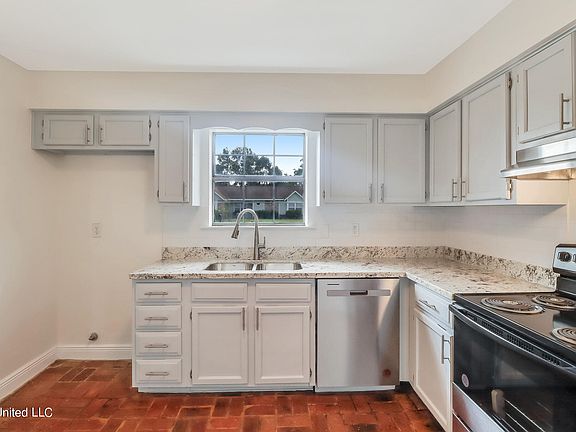 5th image of 6 Sunnymead Dr