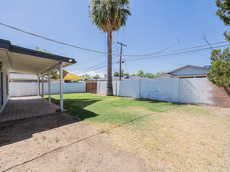 1838 E Hazelwood St — Photo 27