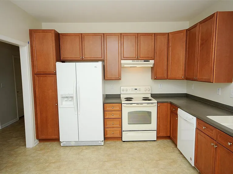 1101 Tenbury Pl — Photo 12
