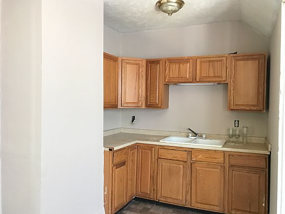 5th image of 3267 E 117th St