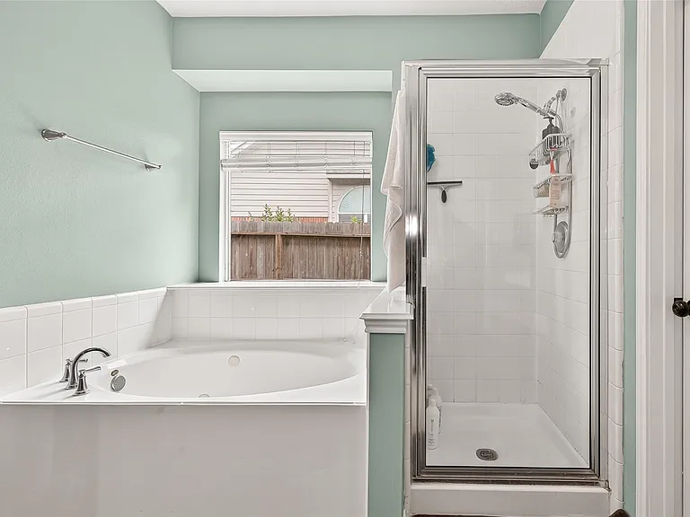 2910 Barton Meadow Ln — Photo 39