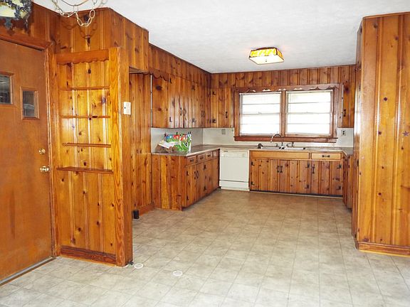 3rd image of 604 Charles St
