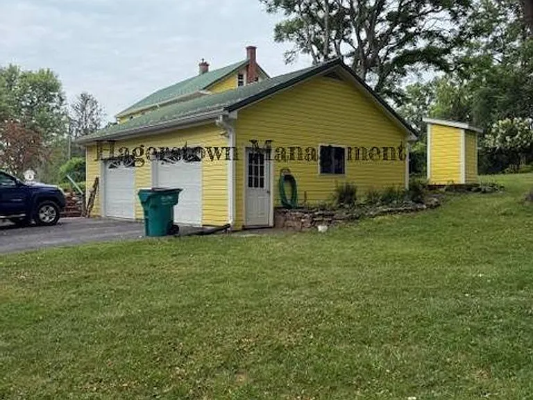 7500 Mountain Laurel Rd — Photo 2