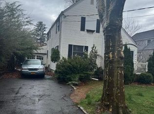 36 Salisbury Ave, Garden City, NY 11530