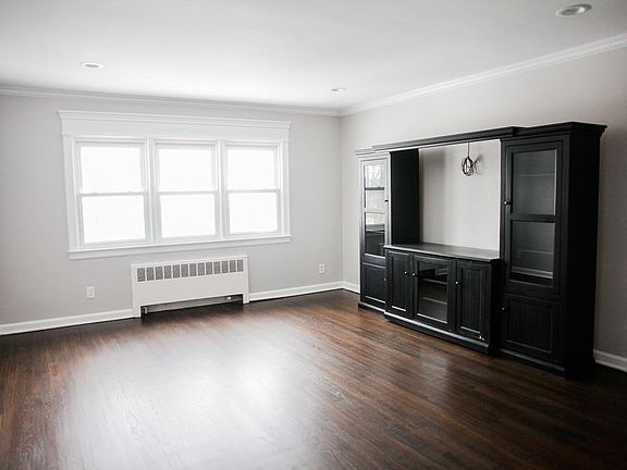 3rd image of 20 Gibson Ave APT 2D