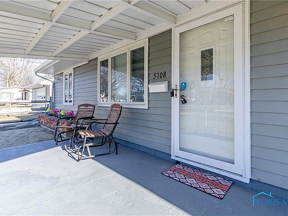 4th image of 5108 Breezeway Dr