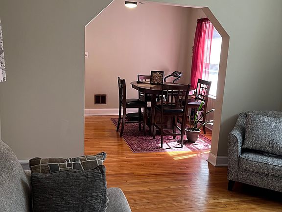 3rd image of 1502 McCausland Ave Floor 2
