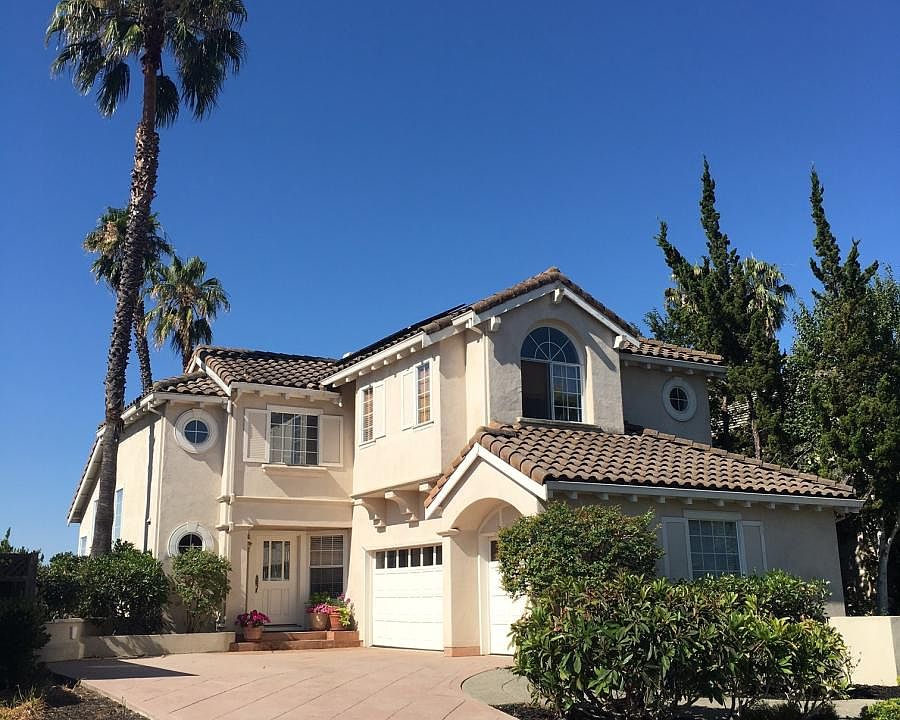 1st image of 102 Blackstone Dr