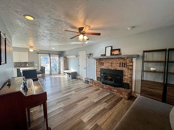 2nd image of 908 Fairview Dr