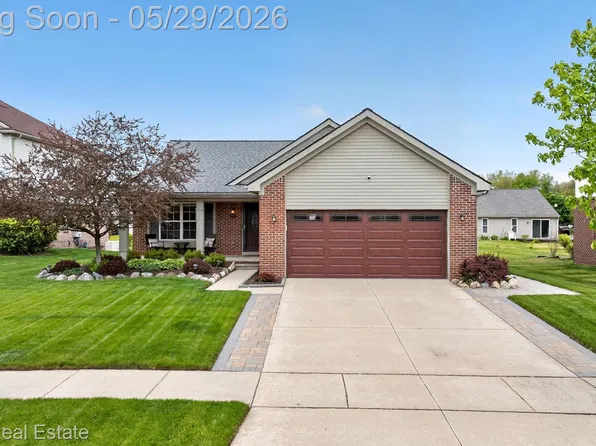 42060 Salem Ct, Belleville, MI 48111