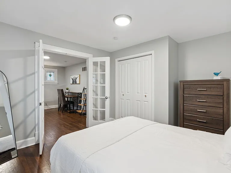 2415 Telegraph Rd — Photo 7