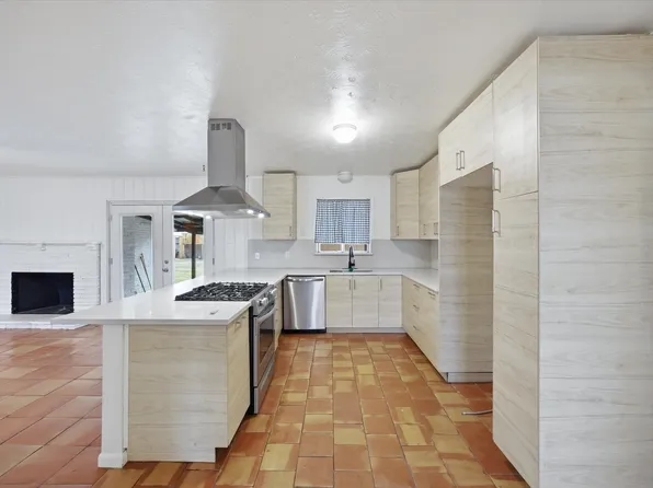 514 W Ridgewood Dr, Garland, TX 75041