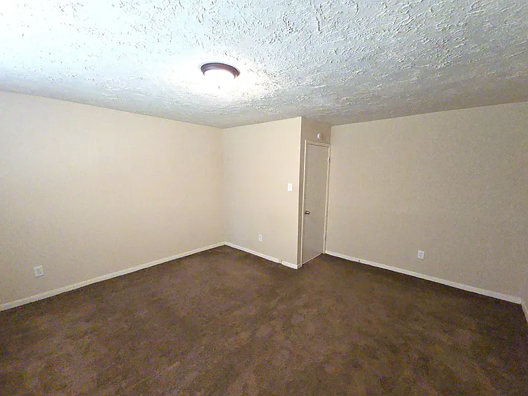 4718 Reynaldo Dr — Photo 9