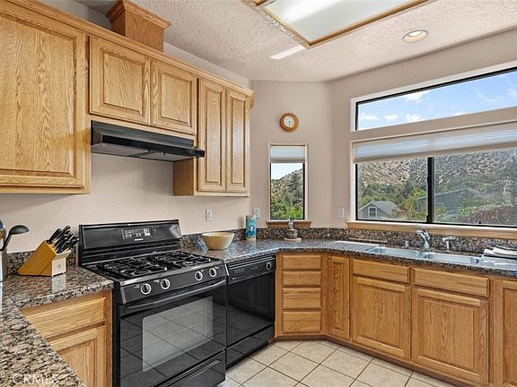 5th image of 5394 Pacific Crest Dr