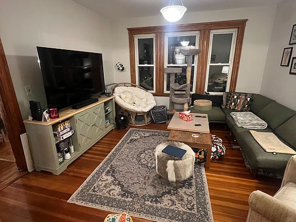 3rd image of 45-47 Clarendon Ave #2