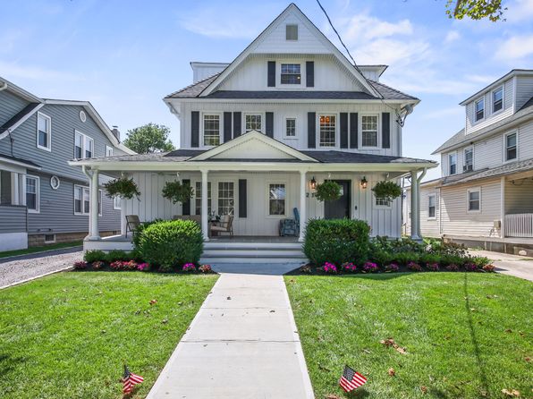 213 Lareine Ave