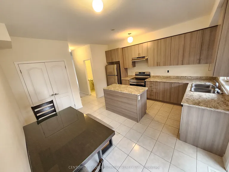 527 Old Harwood Ave E — Photo 14