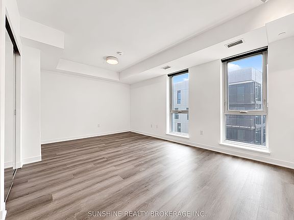 5th image of 10 Oak St #609