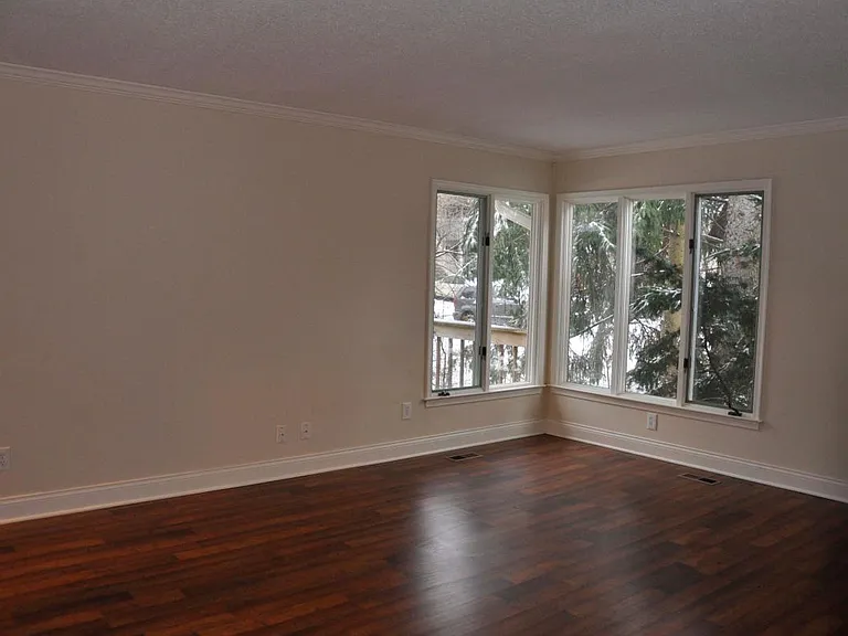 1520 Cambria Dr — Photo 5